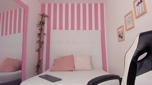 M0lly Beckers online show from January 16, 2026, 7:51 pm