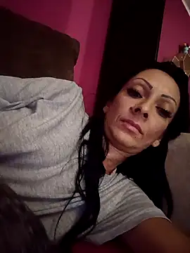 Laryta girl13 online show from September 13, 2025, 7:03 pm