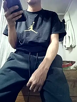 Snapshot of zebba12 chatting on February 6, 2026, 11:17 am zebba12 online show from February 6, 2026, 11:17 am