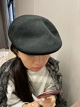 haiyan125216 online show from October 29, 2025, 6:45 am