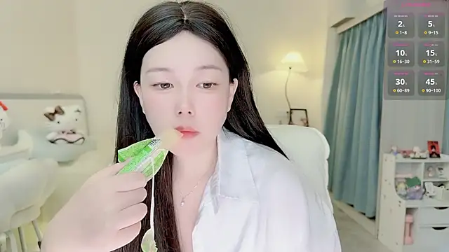 Bella Ava online show from June 5, 2026, 12:04 am