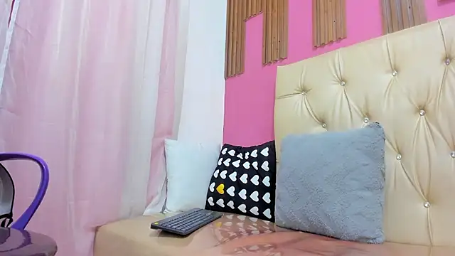 Lucia Spear online show from January 9, 2026, 1:07 pm