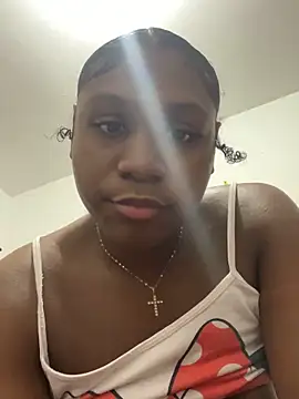 ANNIE DOLCE  online show from June 7, 2026, 9:42 pm