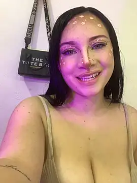 cloe weiss online show from October 27, 2025, 2:18 pm