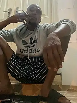 Snapshot of BaggyDirt chatting on January 10, 2026, 9:10 pm BaggyDirt online show from January 10, 2026, 9:10 pm