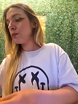 Snapshot of VesperVelvet chatting on March 11, 2026, 3:33 am VesperVelvet online show from March 11, 2026, 3:33 am