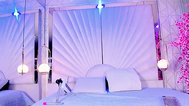 VesperVelvet online show from May 3, 2026, 5:12 am