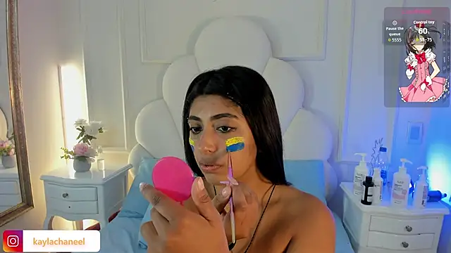 Kaylachannell online show from June 18, 2026, 4:33 am