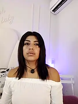Kaylachannell online show from July 19, 2026, 3:37 am