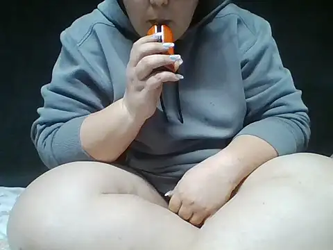 kinga2520 online show from February 8, 2026, 5:32 pm