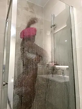 Lexiluv1 online show from September 23, 2025, 1:29 pm