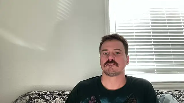 steelwoodVids online show from December 3, 2025, 8:19 pm