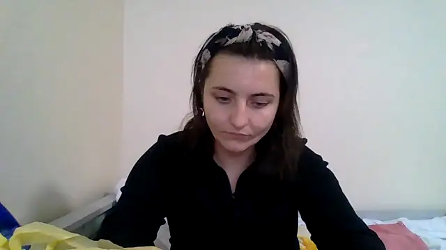 DInaraXRose online show from October 8, 2025, 3:46 pm