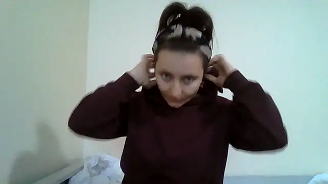 DInaraXRose online show from October 14, 2025, 2:39 pm