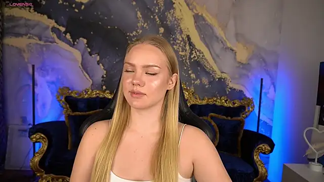 CelesteNoir online show from November 4, 2025, 7:34 am