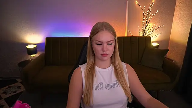 CelesteNoir online show from September 10, 2025, 1:54 pm