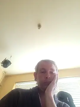 piercingpik online show from May 7, 2026, 11:13 am