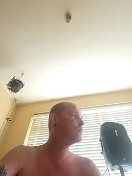 piercingpik online show from June 28, 2026, 3:18 pm