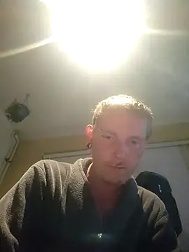 piercingpik online show from April 28, 2026, 8:46 pm