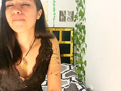 lucywhite13 online show from September 15, 2025, 11:16 pm