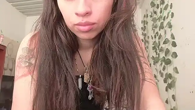 lucywhite13 online show from January 12, 2026, 8:47 pm