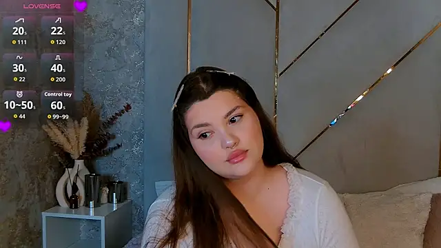 EmilyHyde online show from July 11, 2026, 3:56 pm
