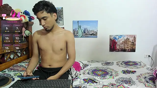 Snapshot of Roxana_Tony chatting on February 17, 2026, 2:31 am Roxana Tony online show from February 17, 2026, 2:31 am