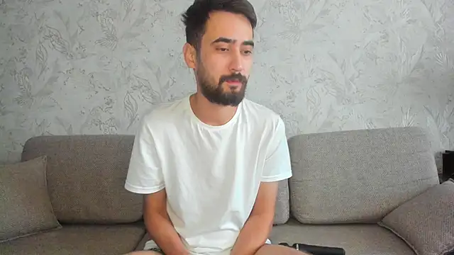 sophywhisper online show from September 29, 2025, 7:04 am