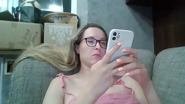 Snapshot of Jugira chatting on July 10, 2026, 10:43 pm Jugira online show from July 10, 2026, 10:43 pm