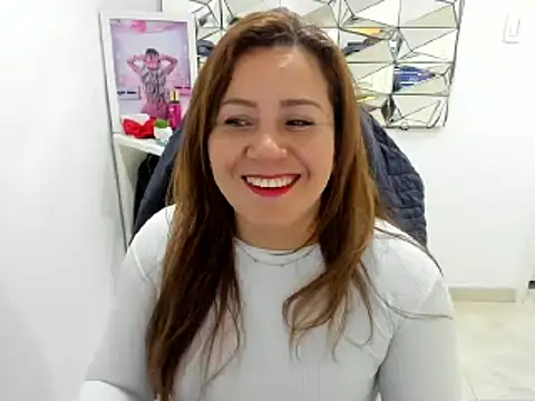 camixxx m online show from April 1, 2026, 1:41 pm