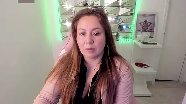 camixxx m online show from October 15, 2025, 1:08 pm