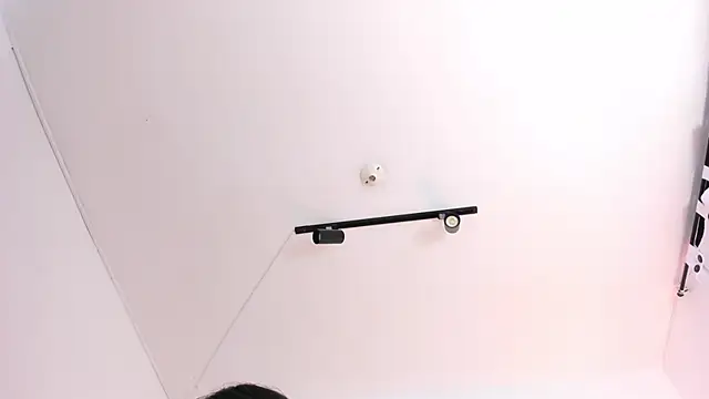 thamiina  online show from October 5, 2025, 7:10 am