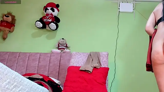 hot Dariana pantyhose online show from October 26, 2025, 1:00 pm