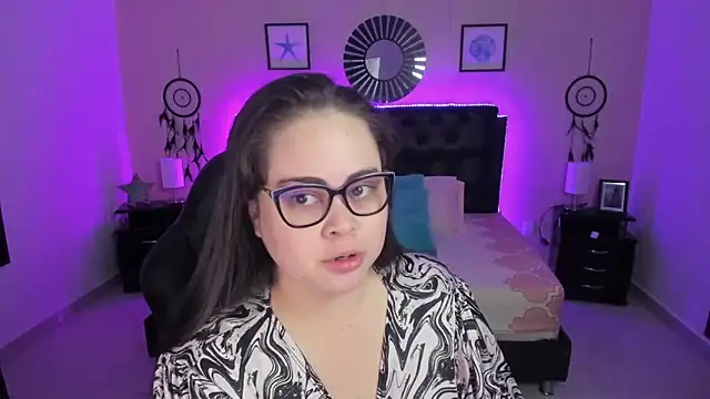 LolaVillalobos online show from February 17, 2026, 11:51 am