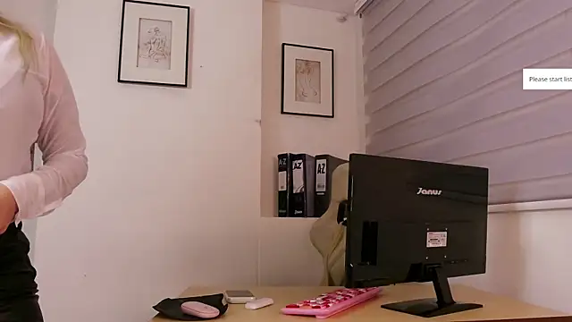 XXMILE online show from November 9, 2025, 11:36 am