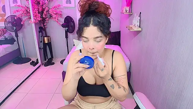 Maggy t18 online show from May 16, 2026, 3:38 am