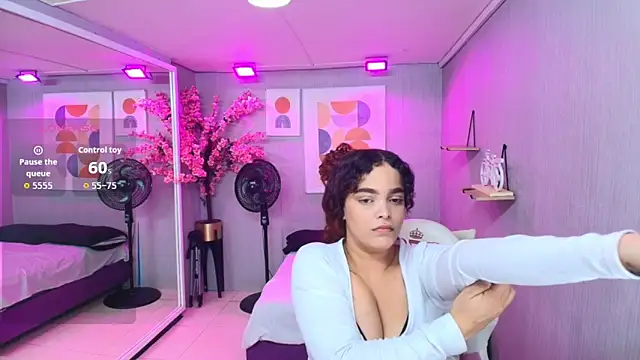 Maggy t18 online show from May 24, 2026, 3:28 am