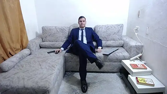 Victor Maitland online show from June 10, 2026, 9:05 pm