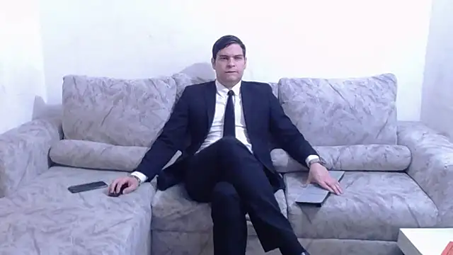 Victor Maitland online show from August 4, 2026, 6:45 pm