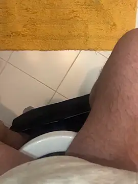 Snapshot of Mbidee chatting on March 8, 2026, 5:27 pm Mbidee online show from March 8, 2026, 5:27 pm