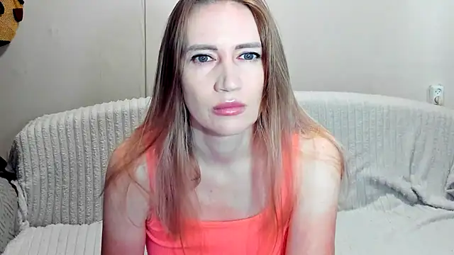JessFoxxx online show from May 8, 2026, 3:43 am