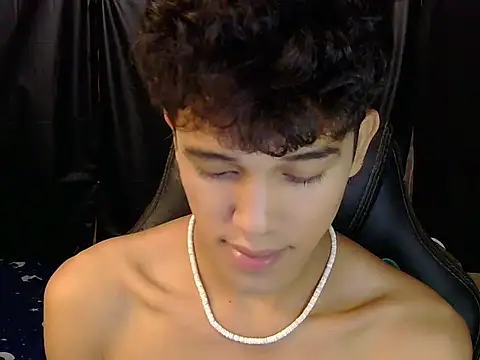 Snapshot of kenbigcockxx chatting on March 13, 2026, 8:08 am kenbigcockxx online show from March 13, 2026, 8:08 am