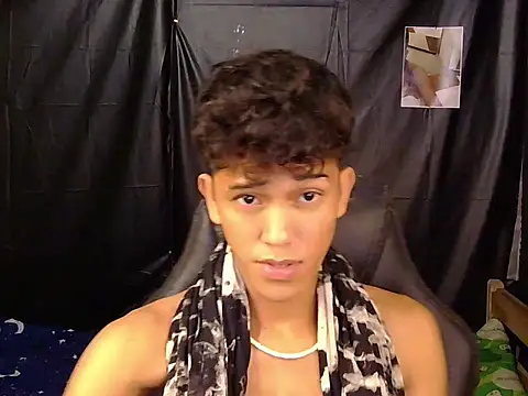 Snapshot of kenbigcockxx chatting on March 1, 2026, 10:43 pm kenbigcockxx online show from March 1, 2026, 10:43 pm