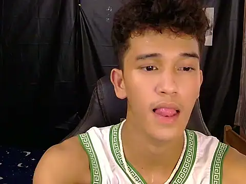 Snapshot of kenbigcockxx chatting on February 25, 2026, 2:23 am kenbigcockxx online show from February 25, 2026, 2:23 am