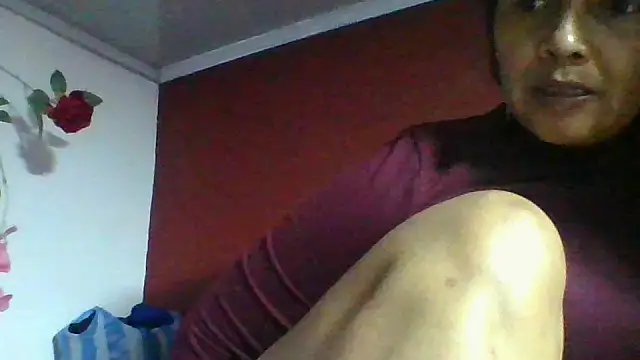 DianaOchoa  online show from June 14, 2026, 11:06 pm