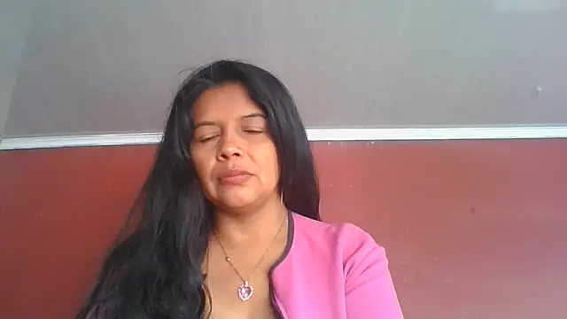 DianaOchoa  online show from June 26, 2026, 12:11 pm