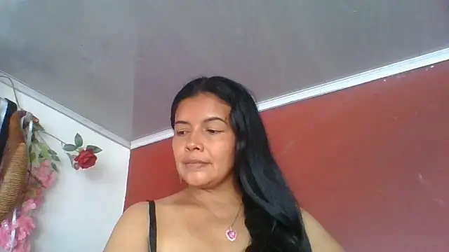 DianaOchoa  online show from May 26, 2026, 8:07 pm