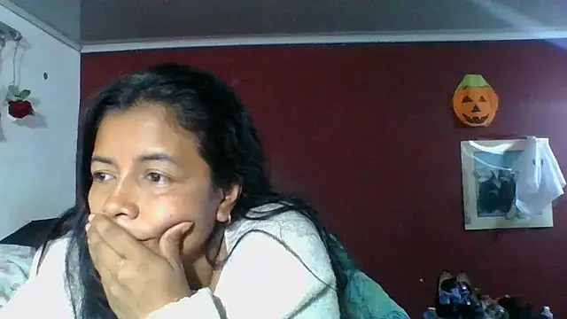 DianaOchoa  online show from November 3, 2025, 5:45 am