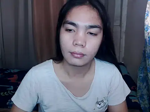 Snapshot of Simple_Martina chatting on October 14, 2025, 1:06 am Simple Martina online show from October 14, 2025, 1:06 am