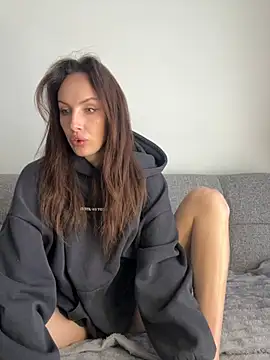 goodgirldevil online show from June 16, 2026, 9:42 am